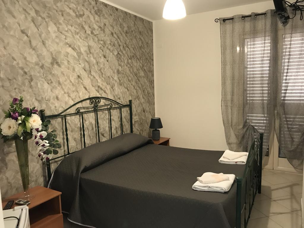 Bed and Breakfast Rosy And Roby Gasponi Экстерьер фото