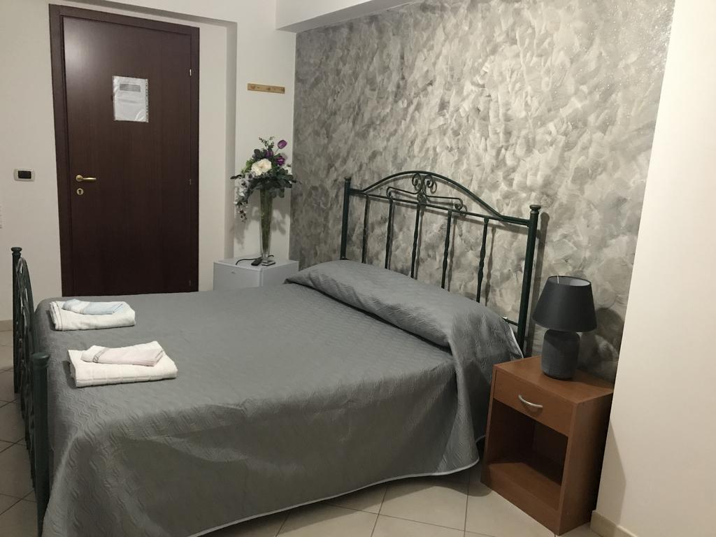 Bed and Breakfast Rosy And Roby Gasponi Экстерьер фото